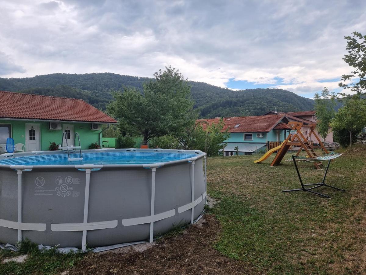 Apartma Patricija - Big Apartment For 6 Tolmin Exterior photo