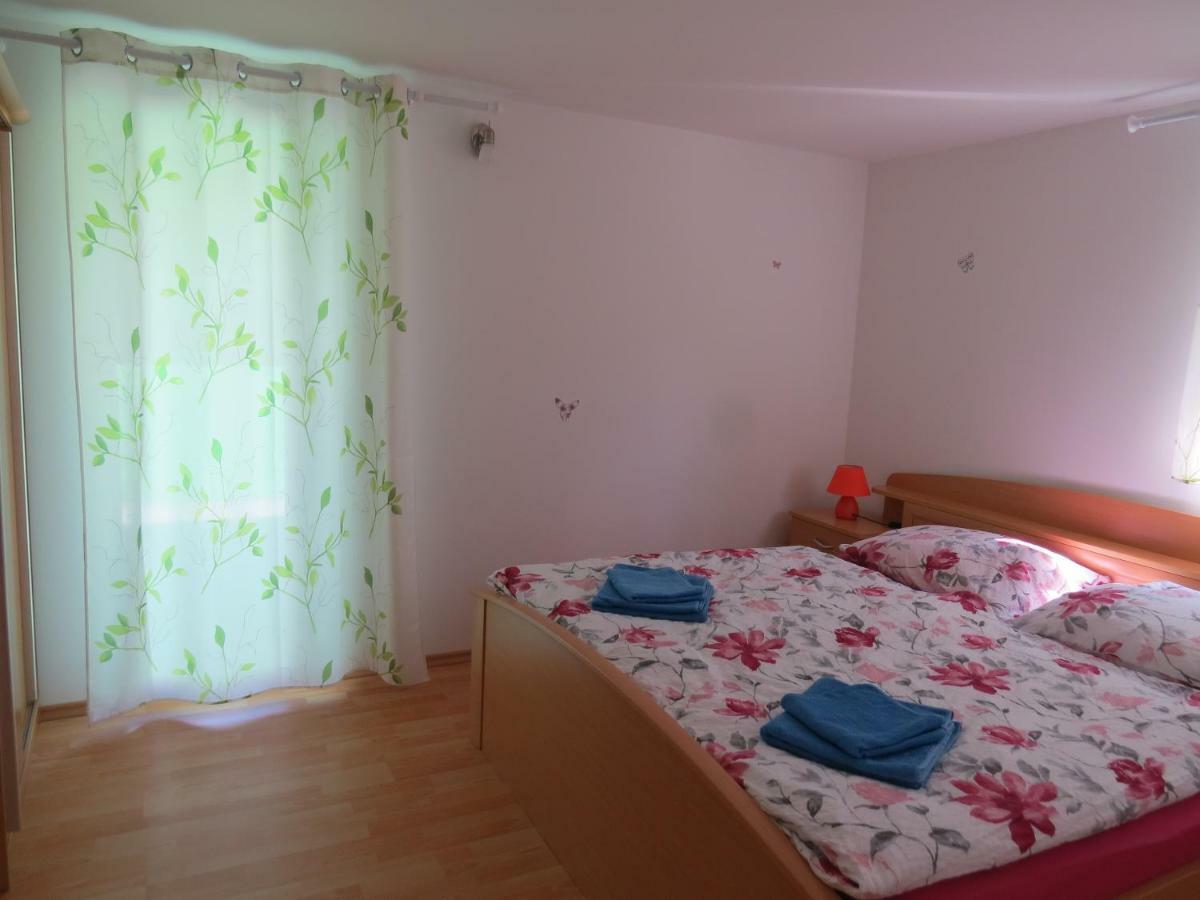 Apartma Patricija - Big Apartment For 6 Tolmin Exterior photo