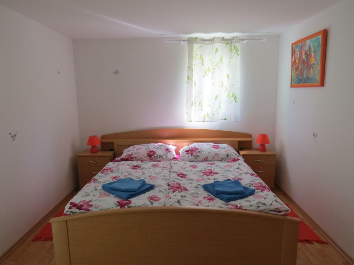 Apartma Patricija - Big Apartment For 6 Tolmin Exterior photo